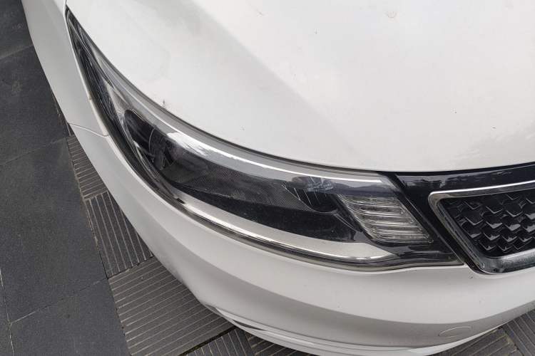 Used Kia K2 2015 Sedan 1.4L MT GLS Right Front Headlight