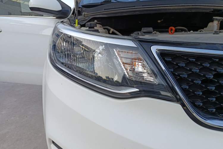 Used Kia K2 2015 Sedan 1.4L Automatic GLS Right Front Headlight