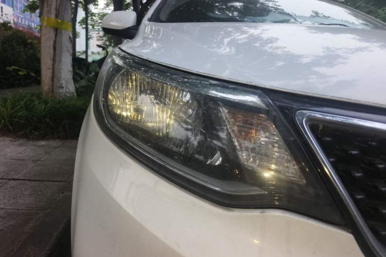 Used Kia K2 2015 Sedan 1.4L MT GLS Right Front Headlight