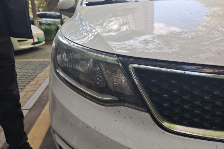 Used Kia K2 2015 Sedan 1.4L MT GLS Right Front Headlight