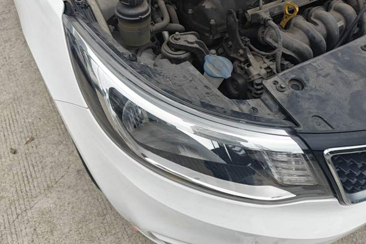 Used Kia K2 2015 Sedan 1.4L Manual Transmission GL Right Front Headlight