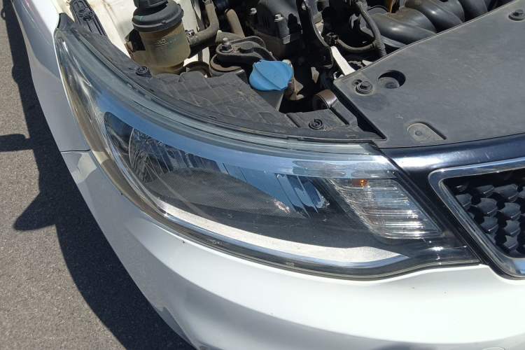 Used Kia K2 2015 Sedan 1.4L MT GLS Right Front Headlight
