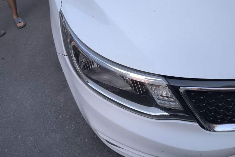 Used Kia K2 2015 Sedan 1.4L MT GLS Right Front Headlight