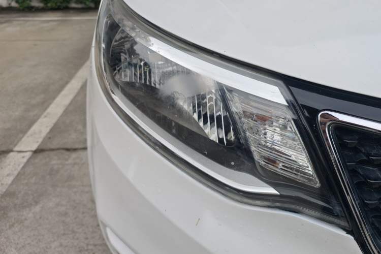 Used Kia K2 2015 Sedan 1.4L MT GLS Right Front Headlight