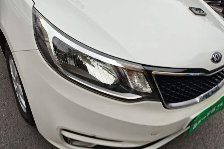 Used Kia K2 2015 Sedan 1.4L MT GLS Right Front Headlight