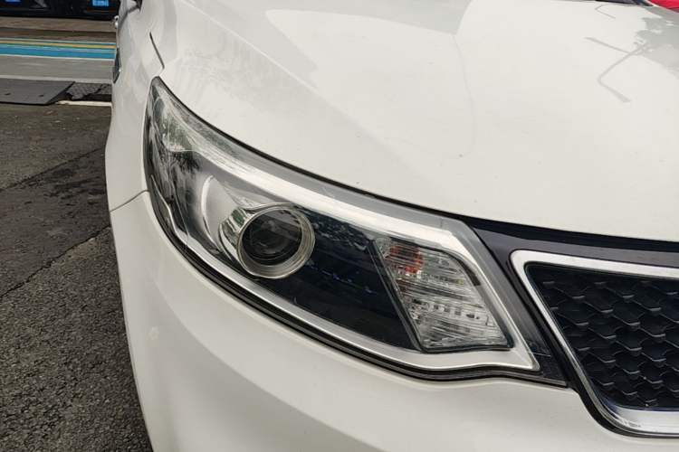 Used Kia K2 2015 Sedan 1.6L Automatic Transmission Premium Right Front Headlight