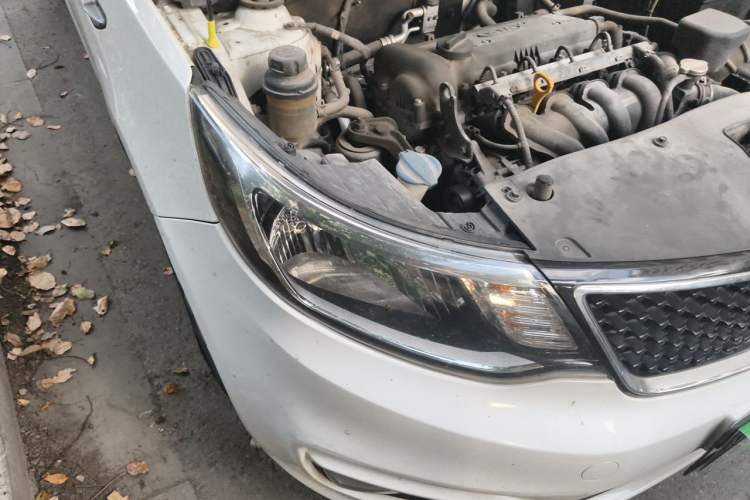 Used Kia K2 2015 Sedan 1.4L MT GLS Right Front Headlight
