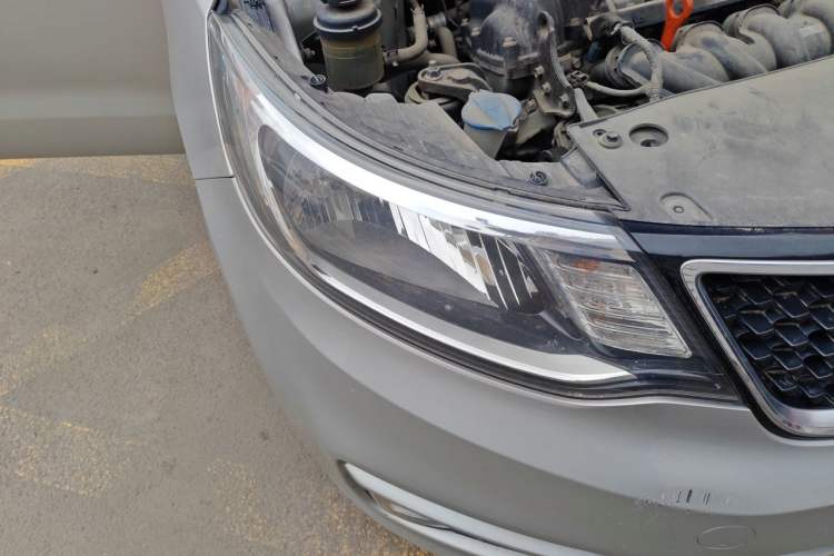 Used Kia K2 2015 Sedan 1.4L MT GLS Right Front Headlight