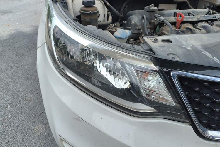 Used Kia K2 2015 Sedan 1.4L MT GLS Right Front Headlight