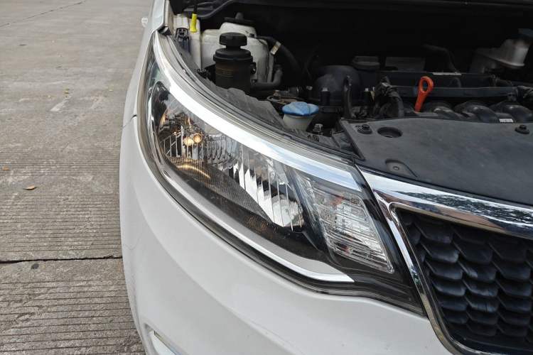 Used Kia K2 2015 Sedan 1.4L Automatic GLS Right Front Headlight