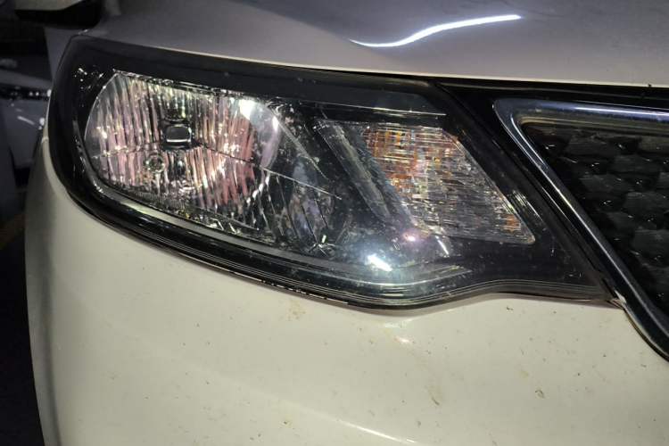 Used Kia K2 2015 Sedan 1.4L Automatic GLS Right Front Headlight