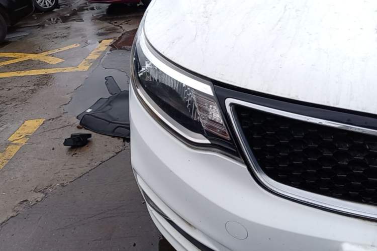 Used Kia K2 2015 Sedan 1.4L MT GLS Right Front Headlight