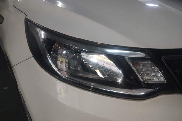 Used Kia K2 2015 Sedan 1.4L Automatic GLS Right Front Headlight