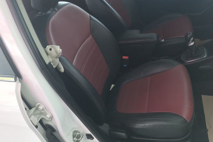 Used Kia K2 2015 Hatchback 1.4L MT GLS Cool Edition Right Front Seat