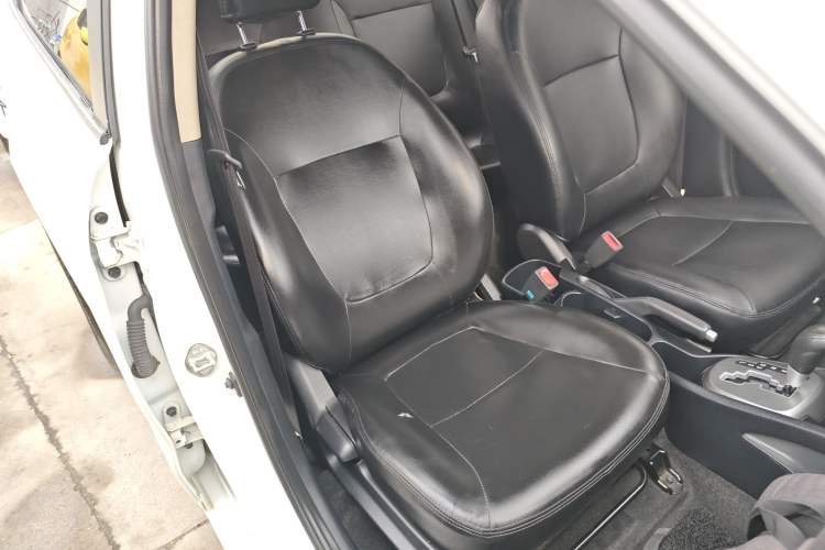 Used Kia K2 2015 Sedan 1.4L Automatic GLS Right Front Seat