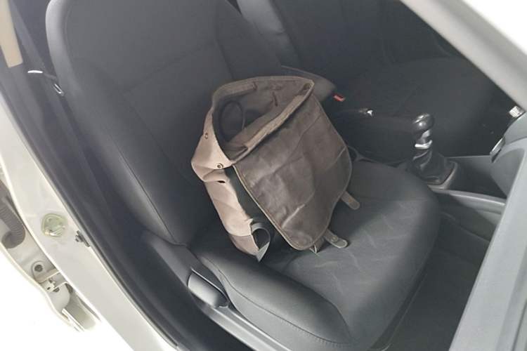 Used Kia K2 2015 Sedan 1.4L MT GLS Right Front Seat