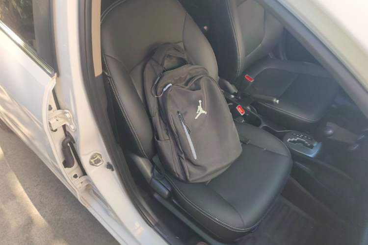 Used Kia K2 2015 Sedan 1.4L Automatic GLS Right Front Seat