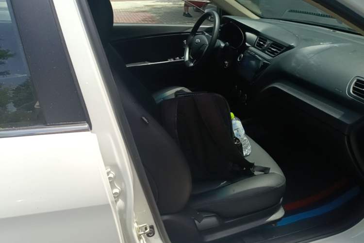 Used Kia K2 2015 Sedan 1.4L Automatic GLS Right Front Seat