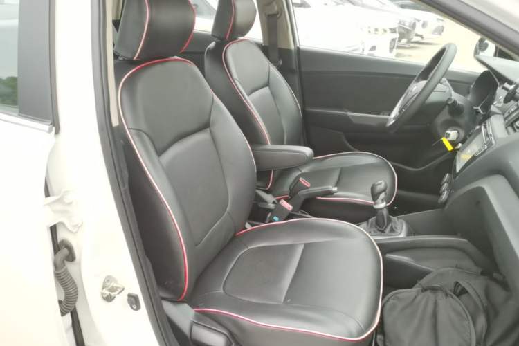 Used Kia K2 2015 Sedan 1.4L MT TOP Right Front Seat