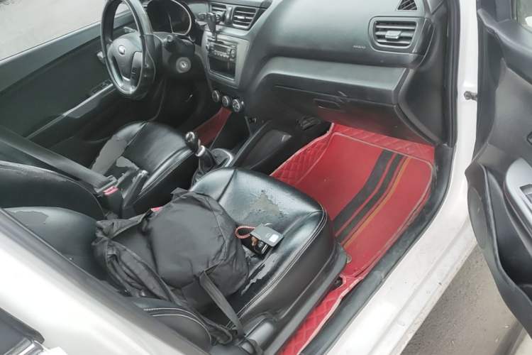 Used Kia K2 2015 Sedan 1.4L MT GLS Right Front Seat