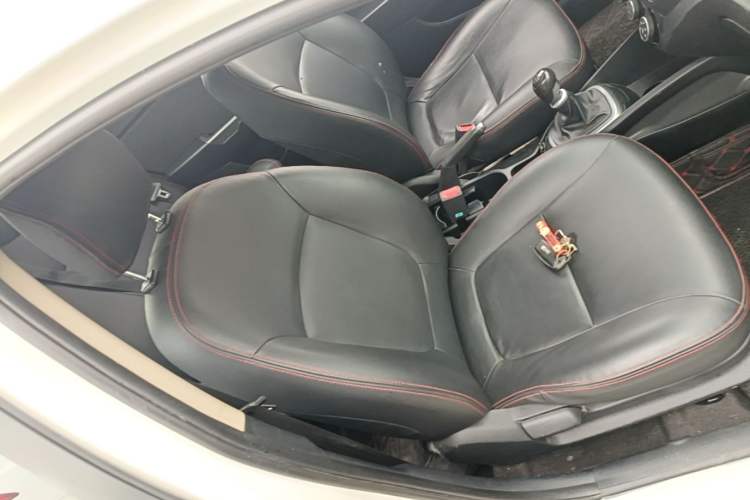 Used Kia K2 2015 Sedan 1.4L MT GLS Right Front Seat
