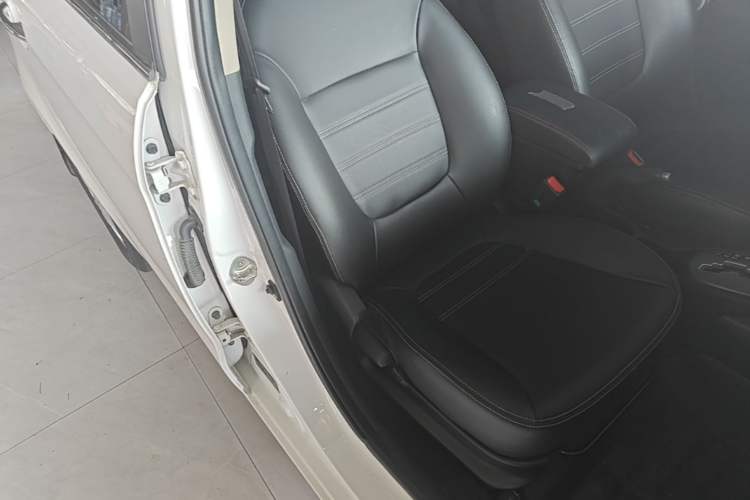 Used Kia K2 2015 Sedan 1.4L Automatic GLS Right Front Seat