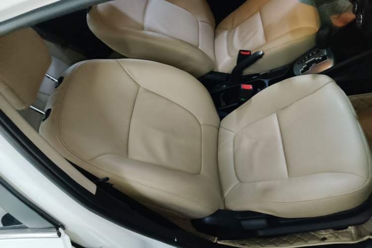 Used Kia K2 2015 Sedan 1.4L Automatic GLS Right Front Seat