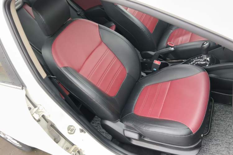 Used Kia K2 2015 Hatchback 1.4L AT GLS Cool Edition Right Front Seat