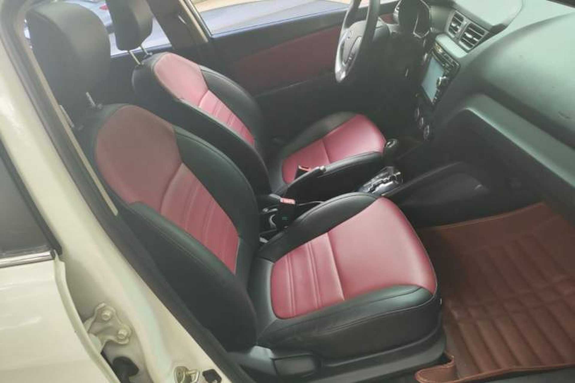 Used Kia K2 2015 Hatchback 1.4L AT GLS Cool Edition Right Front Seat