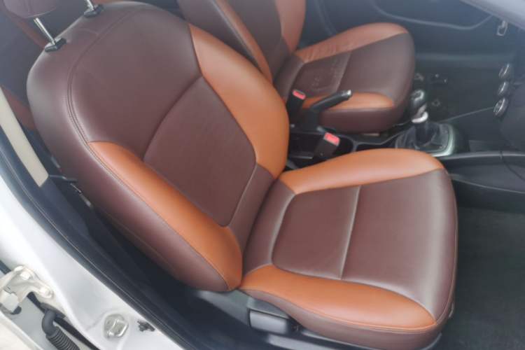 Used Kia K2 2015 Sedan 1.4L MT GLS Right Front Seat