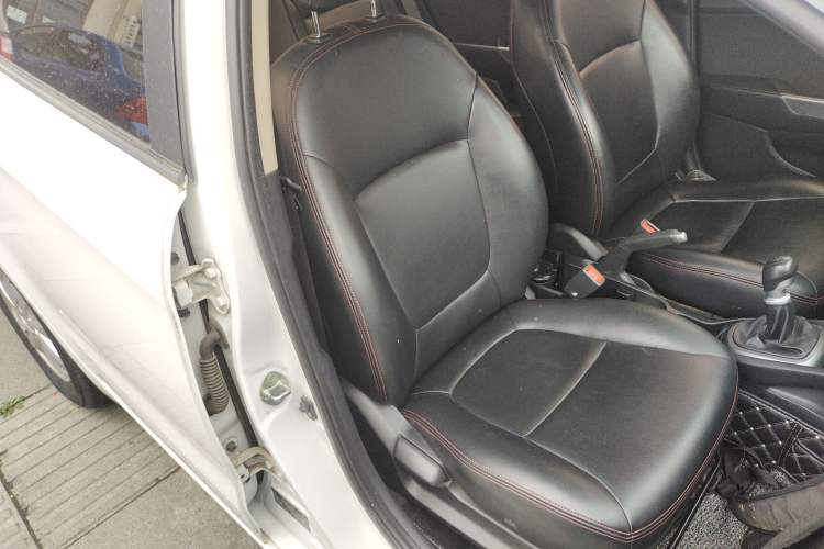 Used Kia K2 2015 Sedan 1.4L MT GLS Right Front Seat