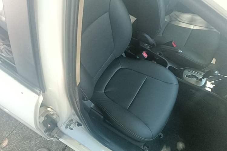 Used Kia K2 2015 Sedan 1.4L Automatic GLS Right Front Seat