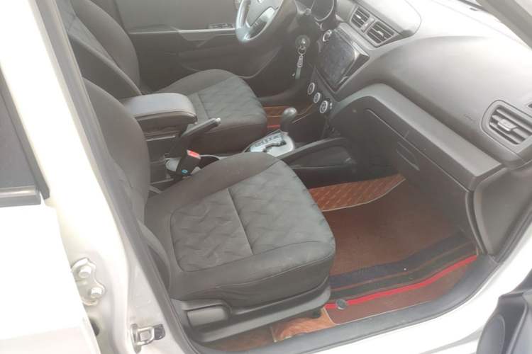 Used Kia K2 2015 Sedan 1.4L Automatic GLS Right Front Seat