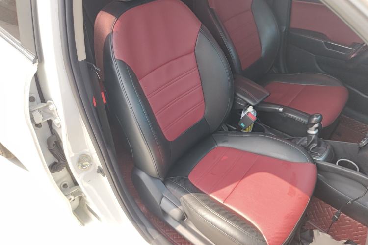 Used Kia K2 2015 Hatchback 1.4L MT GLS Cool Edition Right Front Seat