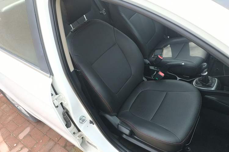 Used Kia K2 2015 Sedan 1.4L MT GLS Right Front Seat