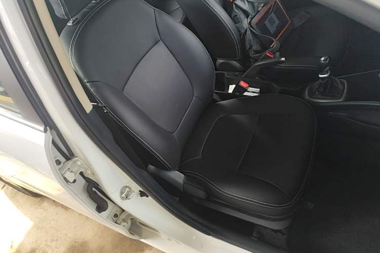 Used Kia K2 2015 Sedan 1.4L MT GLS Right Front Seat