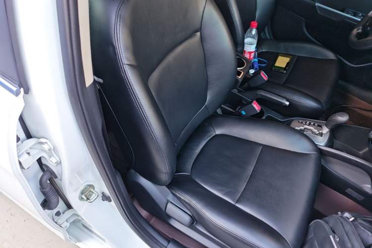 Used Kia K2 2015 Sedan 1.4L Automatic GLS Right Front Seat