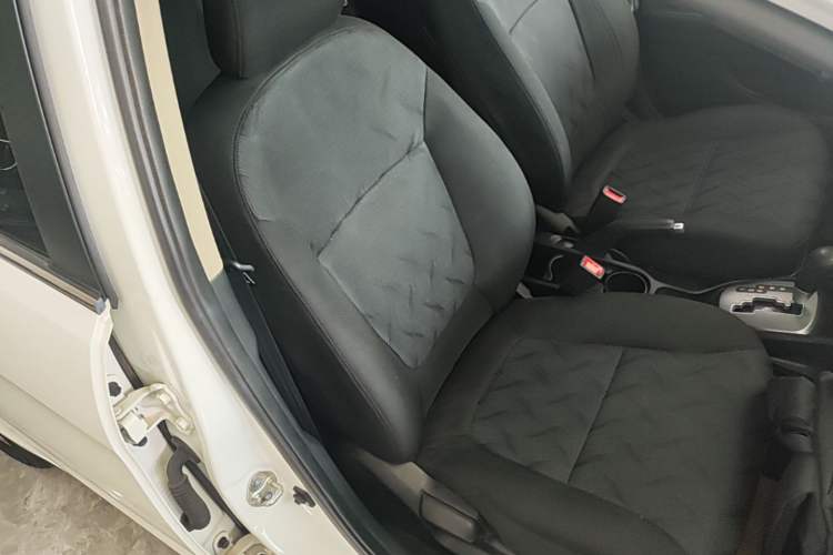 Used Kia K2 2015 Sedan 1.4L Automatic GLS Right Front Seat