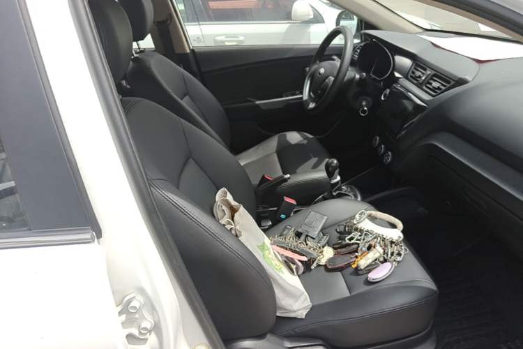Used Kia K2 2015 Sedan 1.4L MT GLS Right Front Seat