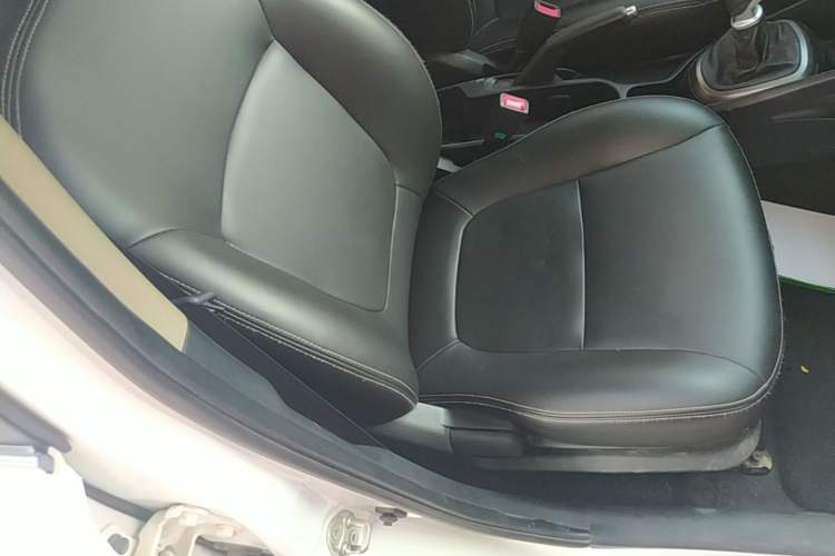 Used Kia K2 2015 Sedan 1.4L MT GLS Right Front Seat
