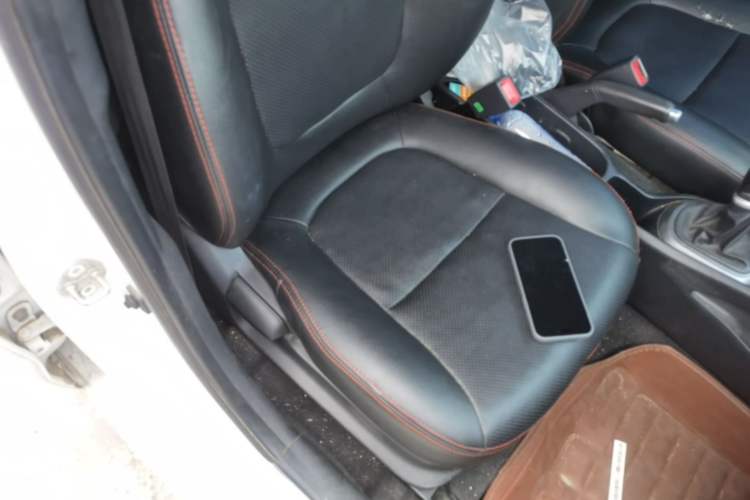 Used Kia K2 2015 Sedan 1.4L MT GLS Right Front Seat