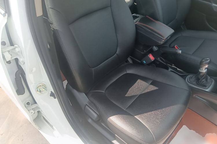 Used Kia K2 2015 Sedan 1.4L MT GLS Right Front Seat