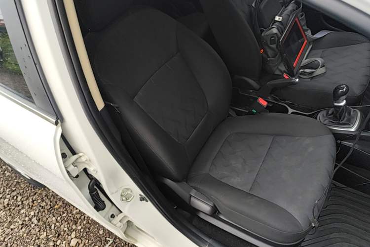 Used Kia K2 2015 Sedan 1.4L MT GLS Right Front Seat