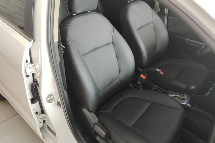 Used Kia K2 2015 Sedan 1.4L Automatic GLS Right Front Seat