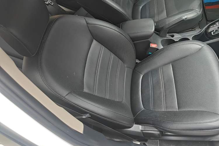 Used Kia K2 2015 Sedan 1.6L Automatic Transmission Premium Right Front Seat