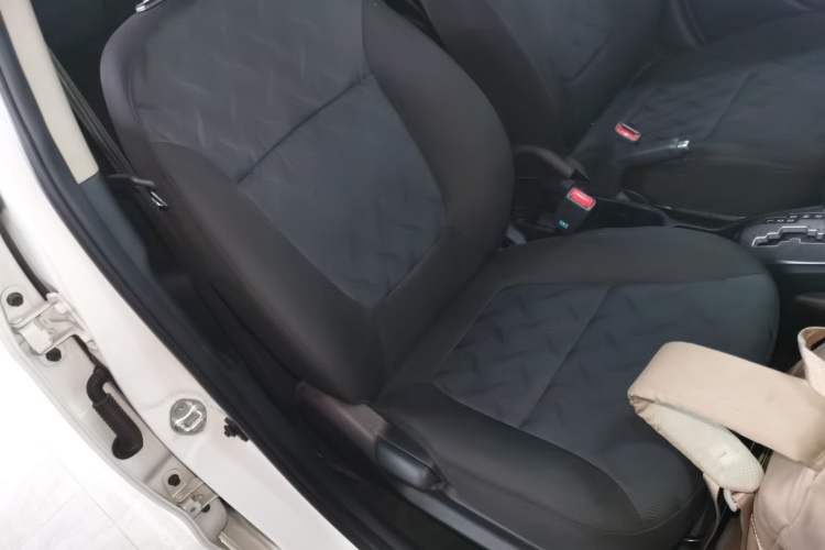 Used Kia K2 2015 Sedan 1.4L Automatic GLS Right Front Seat