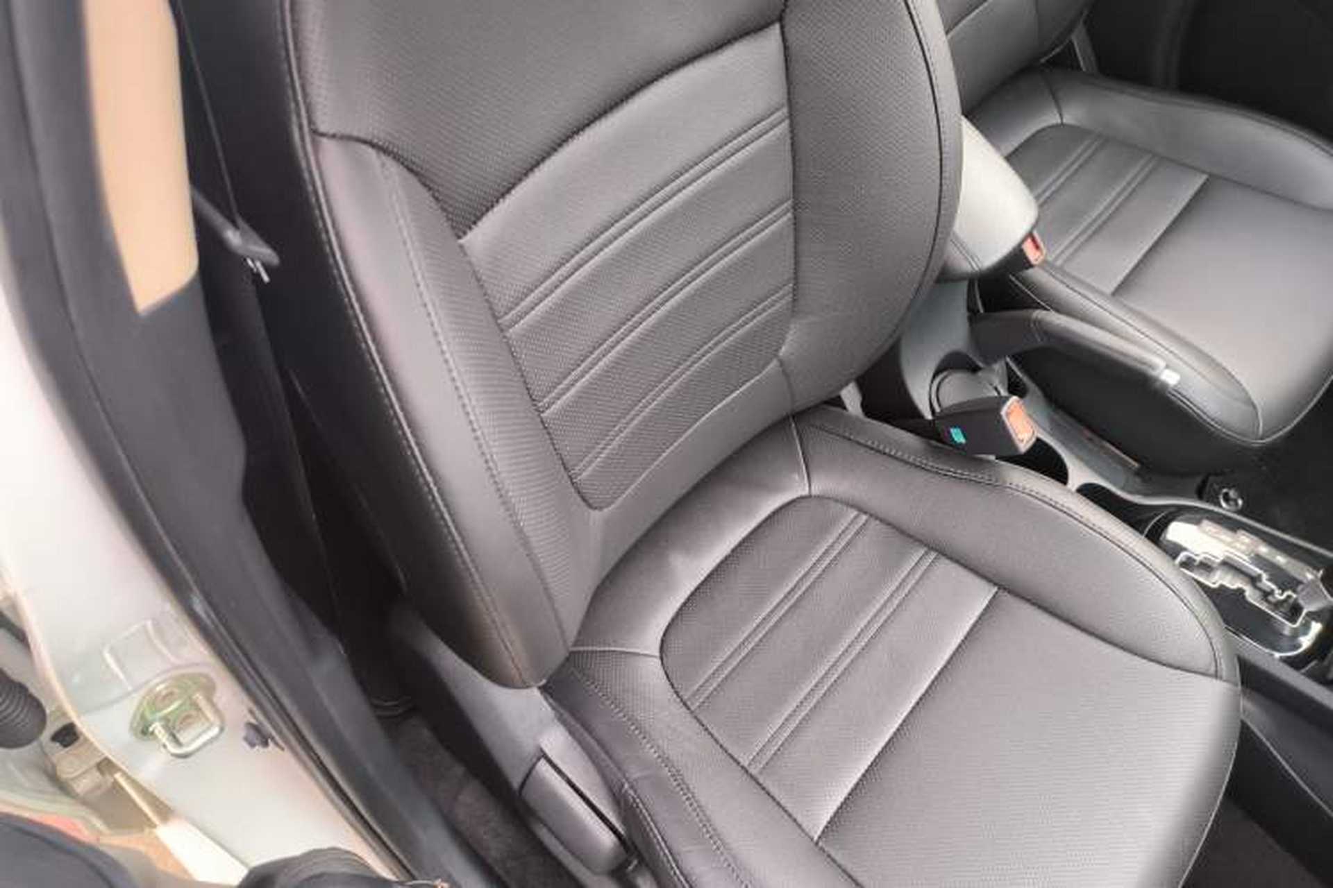Used Kia K2 2015 Sedan 1.6L Automatic Transmission Premium Right Front Seat
