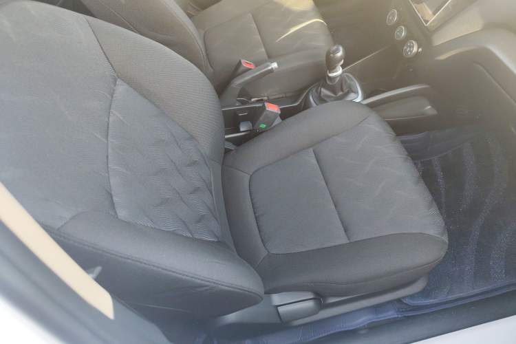 Used Kia K2 2015 Sedan 1.4L MT GLS Right Front Seat