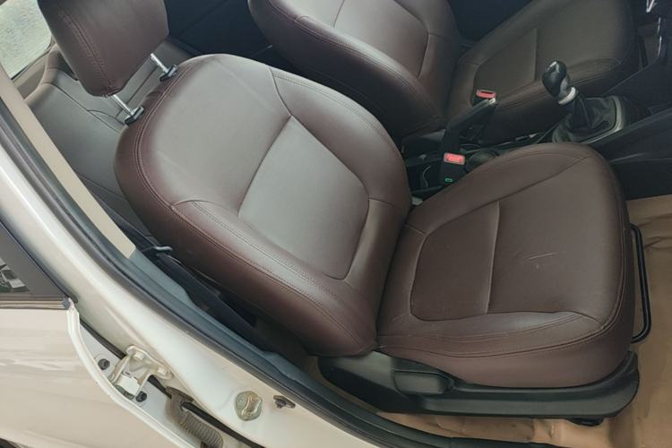 Used Kia K2 2015 Sedan 1.4L MT GLS Right Front Seat