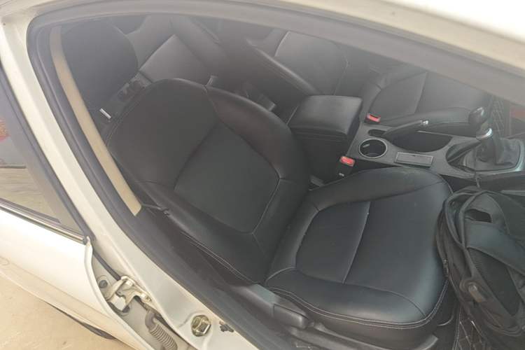 Used Kia K2 2015 Sedan 1.4L MT GLS Right Front Seat